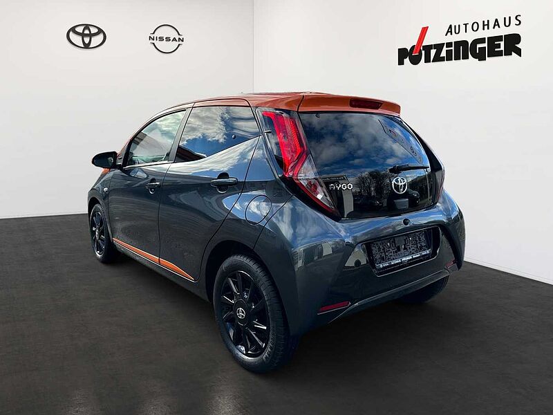 Toyota Aygo 1.0 x-JBL, Kamera, apple/android, DAB