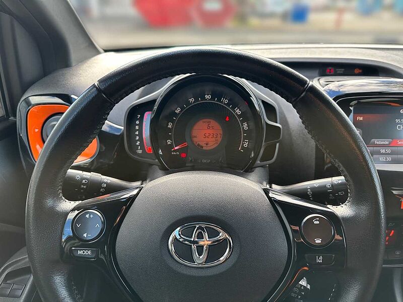 Toyota Aygo 1.0 x-JBL, Kamera, apple/android, DAB