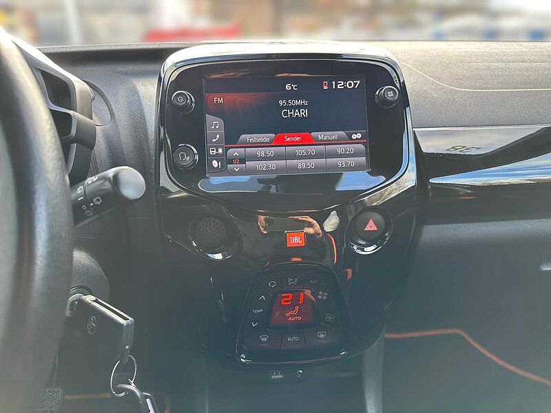 Toyota Aygo 1.0 x-JBL, Kamera, apple/android, DAB